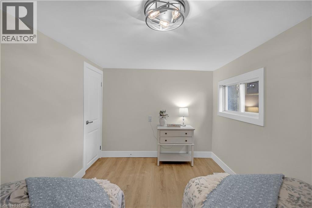71 Kent Street N Property Photo 23