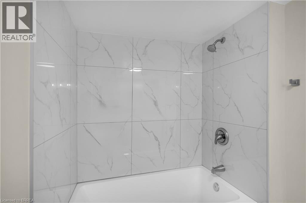 71 Kent Street N Property Photo 27
