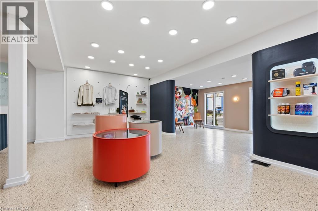 14 Caithness Street E Property Photo 5