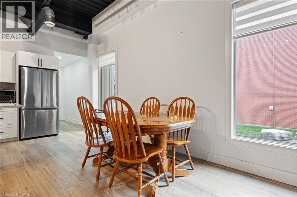 14 Caithness Street E Property Photo 7
