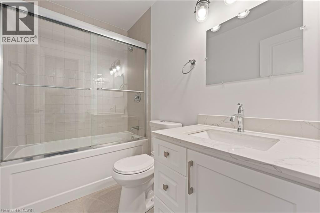 14 Caithness Street E Property Photo 13