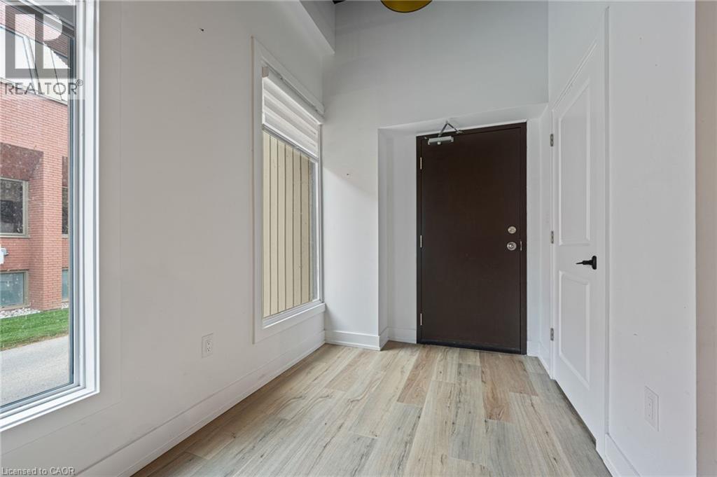14 Caithness Street E Property Photo 15