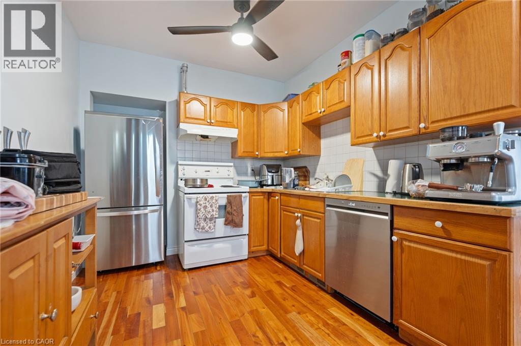 14 Caithness Street E Property Photo 17