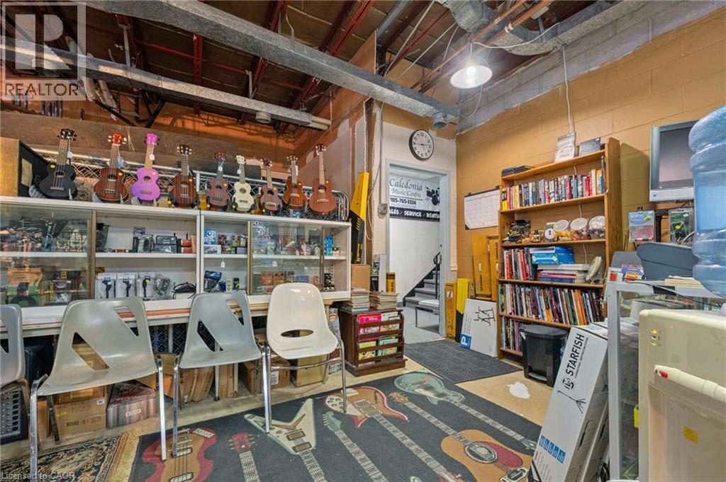 14 Caithness Street E Property Photo 20