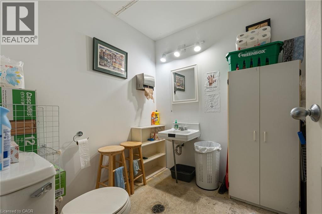 14 Caithness Street E Property Photo 21
