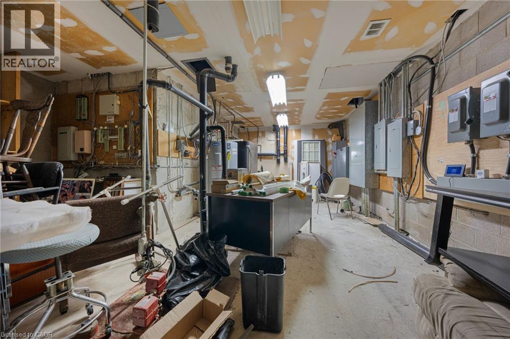 14 Caithness Street E Property Photo 24