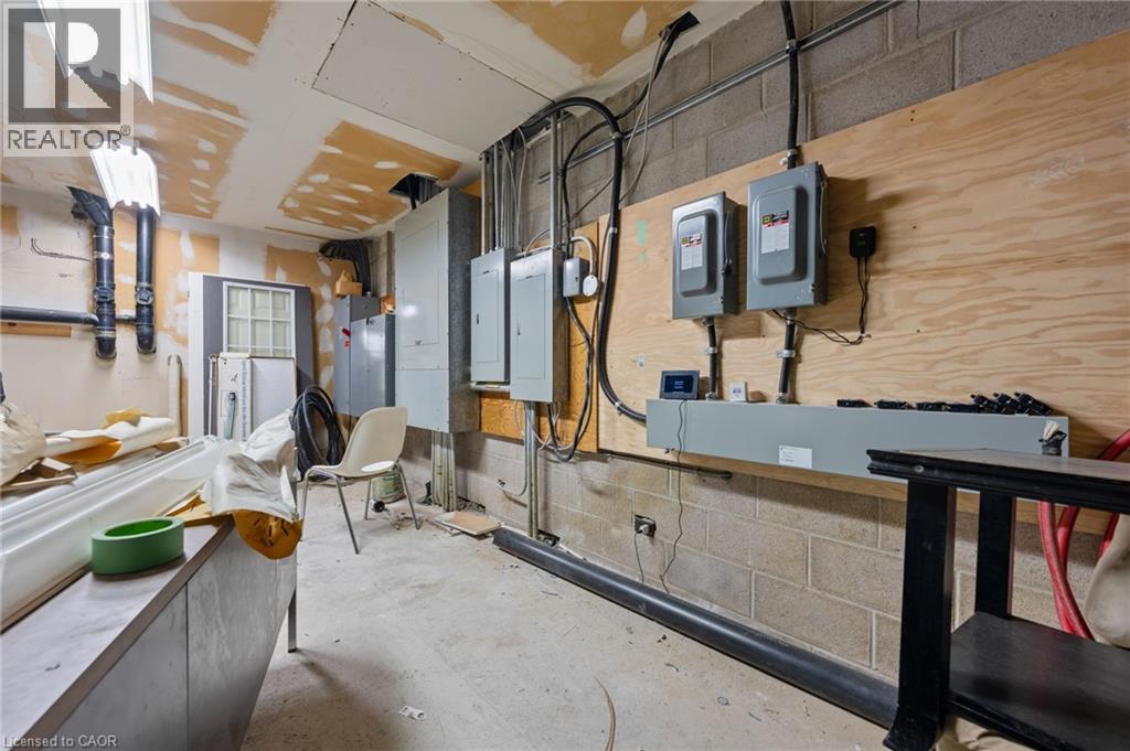 14 Caithness Street E Property Photo 26