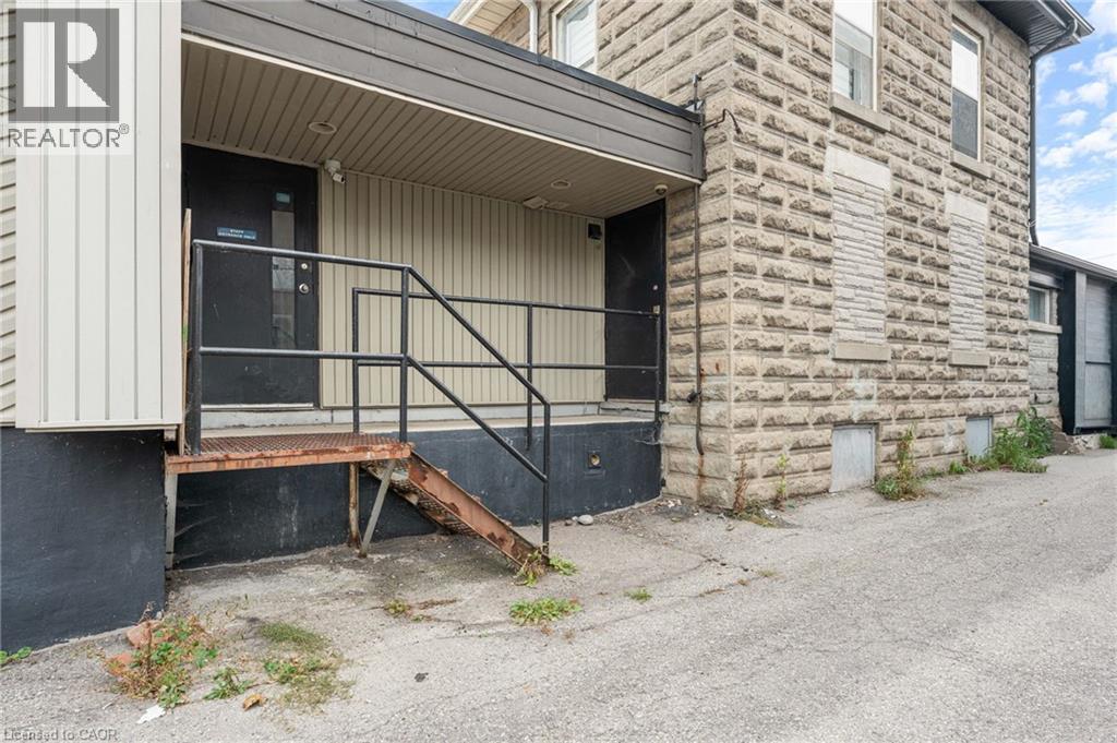 14 Caithness Street E Property Photo 28