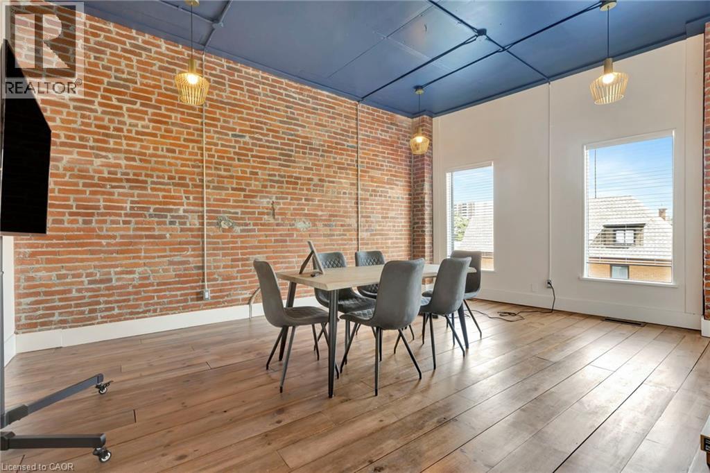 380 King Street E Property Photo 26
