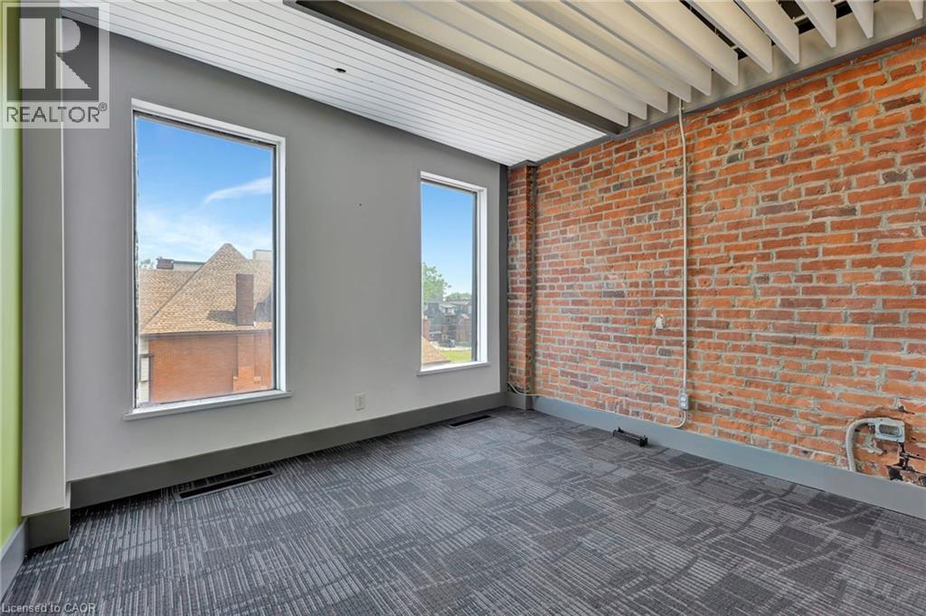380 King Street E Property Photo 28