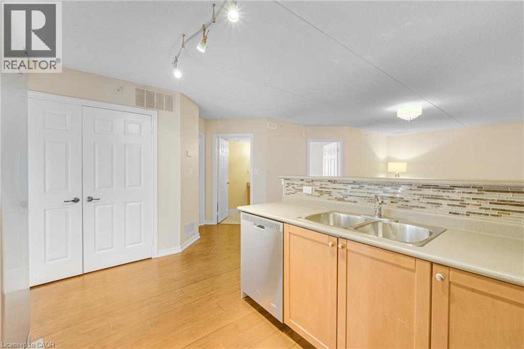 2075 Appleby Line Unit# 102 Property Photo 13