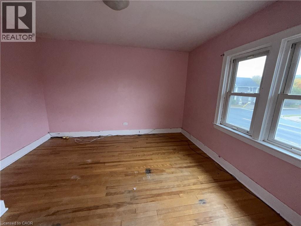 169 Huron Street Property Photo 16