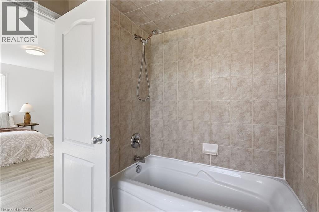 400 Stonehenge Drive Unit# 8 Property Photo 21