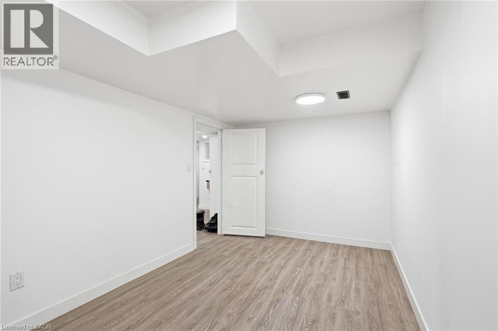 400 Stonehenge Drive Unit# 8 Property Photo 32