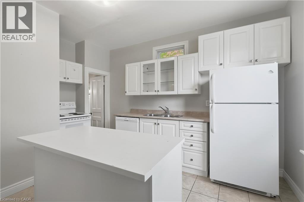 418 Main Street W Property Photo 18