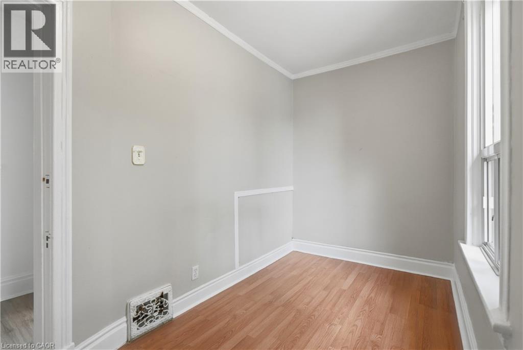 418 Main Street W Property Photo 25