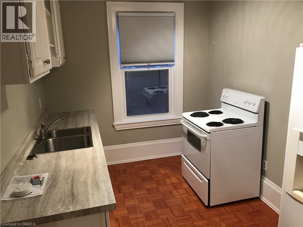 203 Brant Avenue Property Photo 4