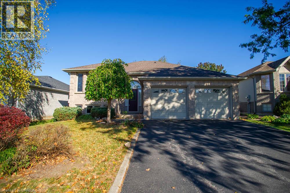 16 BRADBURY Crescent Property Photo 1