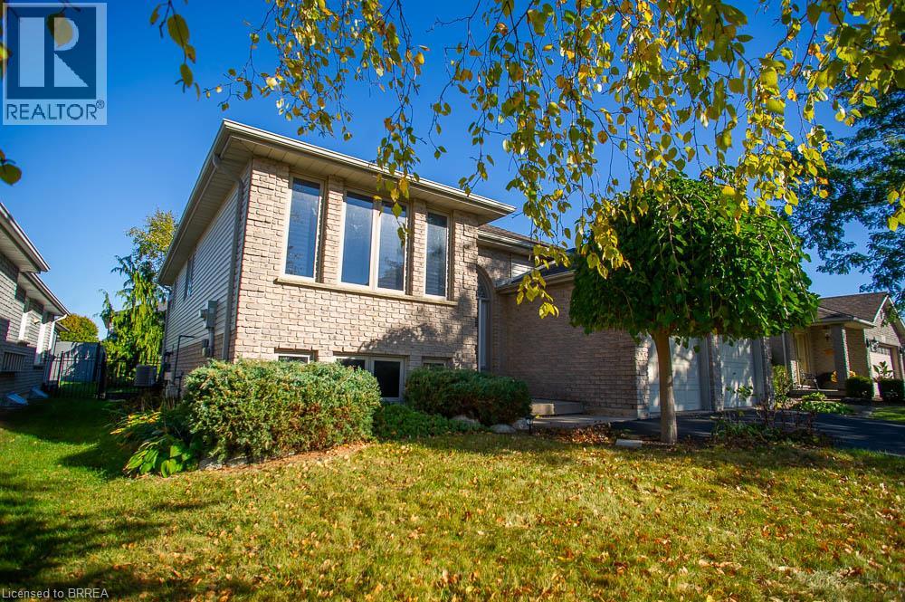 16 Bradbury Crescent Property Photo 3