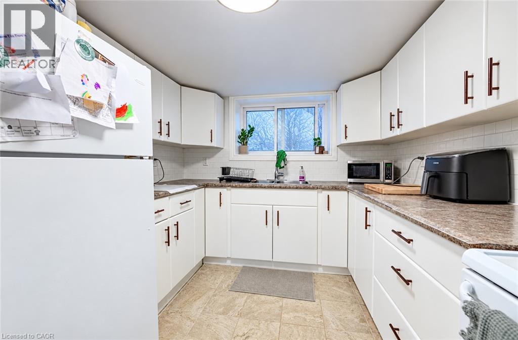 38 W Highland Road W Unit# Basement Property Photo 7