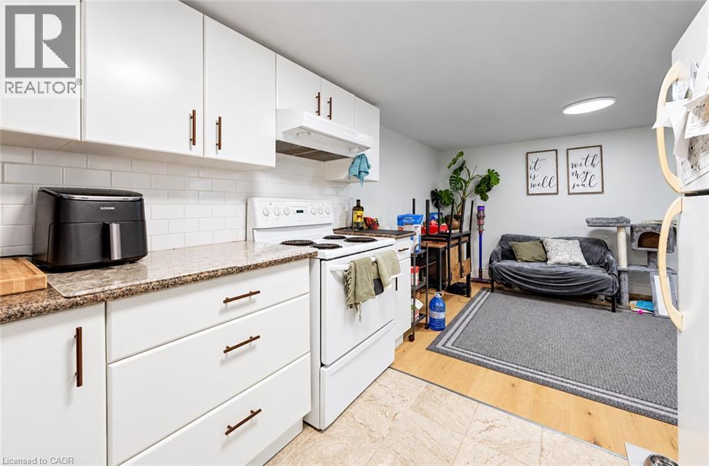 38 W Highland Road W Unit# Basement Property Photo 8