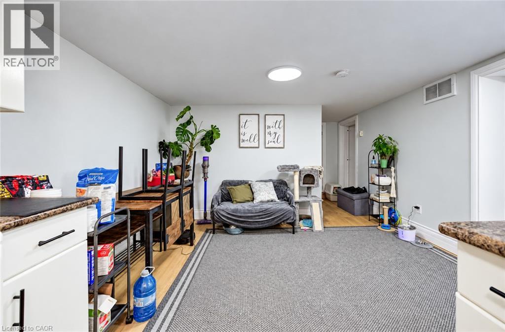 38 W Highland Road W Unit# Basement Property Photo 9