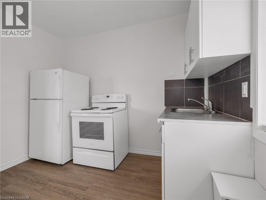 7 Maitland Street Unit# Upper Property Photo 2