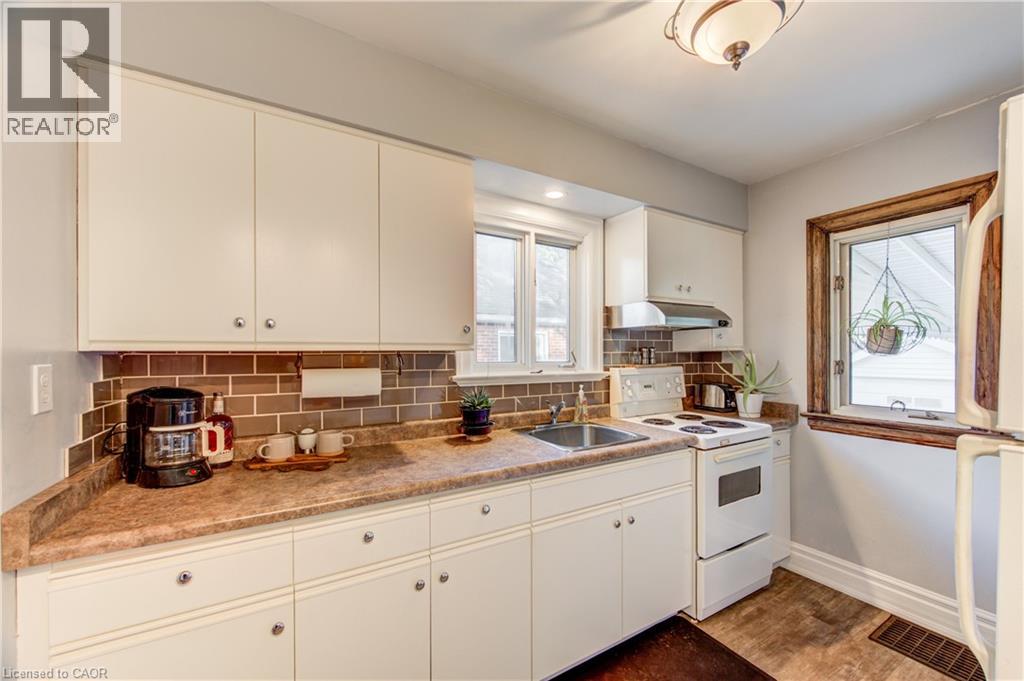 119 Bond Street Property Photo 23