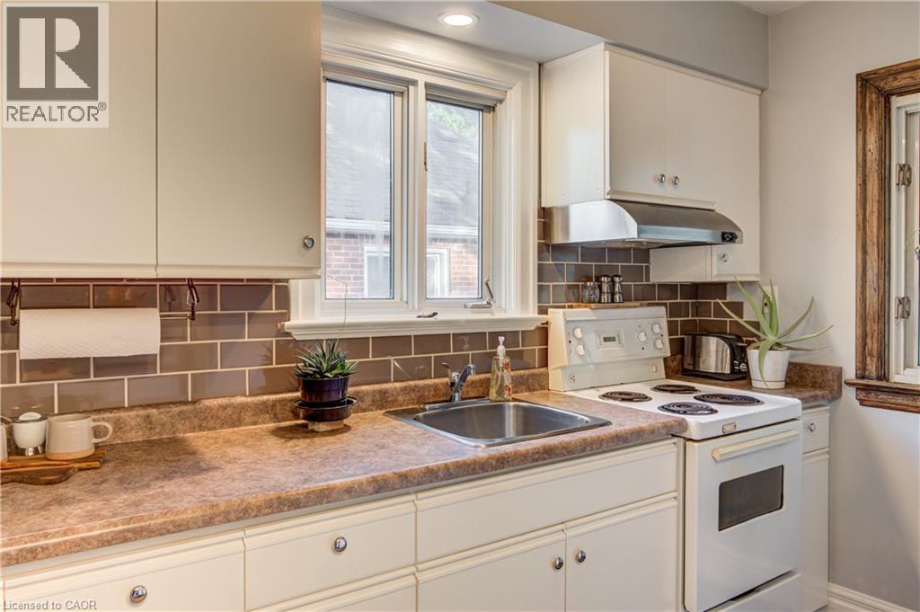 119 Bond Street Property Photo 24