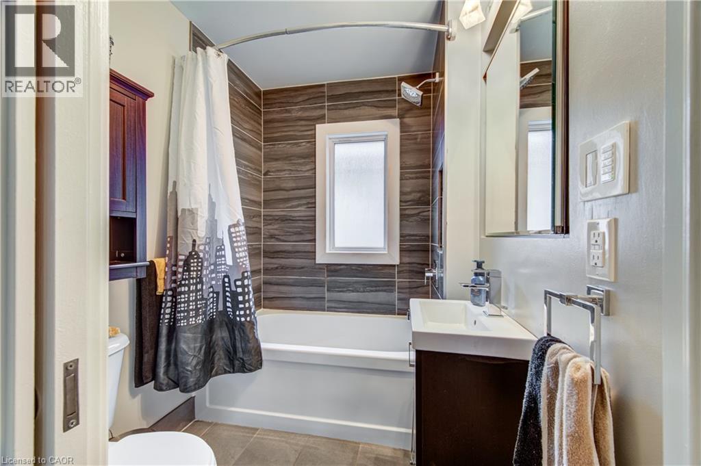 119 Bond Street Property Photo 31
