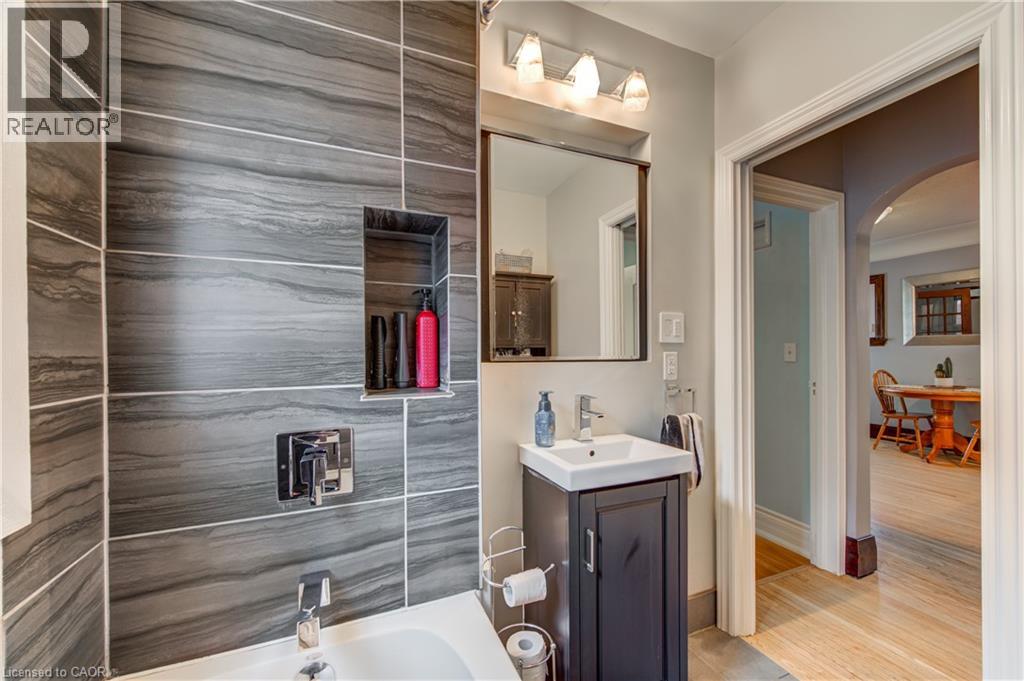 119 Bond Street Property Photo 32