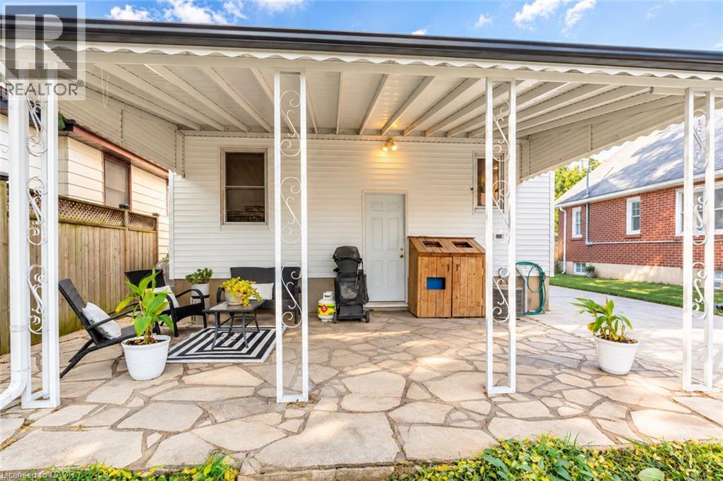 119 Bond Street Property Photo 45