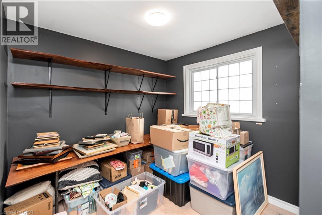 29 Wexford Avenue N Property Photo 19