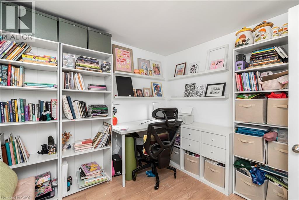 29 Wexford Avenue N Property Photo 21
