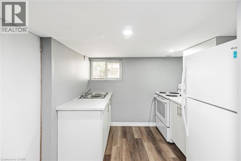 29 Wexford Avenue N Property Photo 31