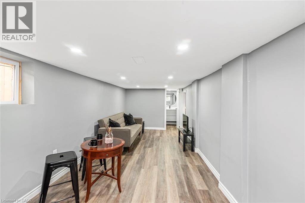 29 Wexford Avenue N Property Photo 36