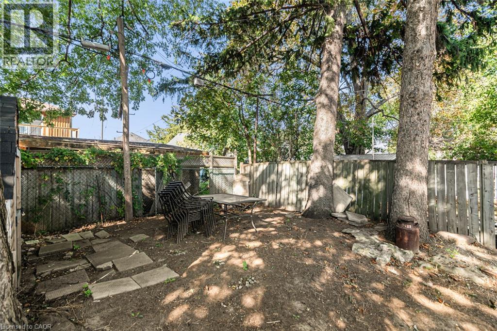 29 Wexford Avenue N Property Photo 37
