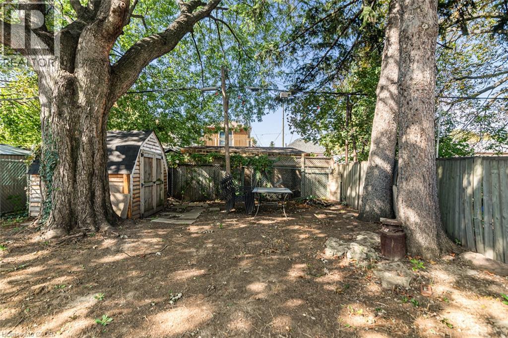 29 Wexford Avenue N Property Photo 39