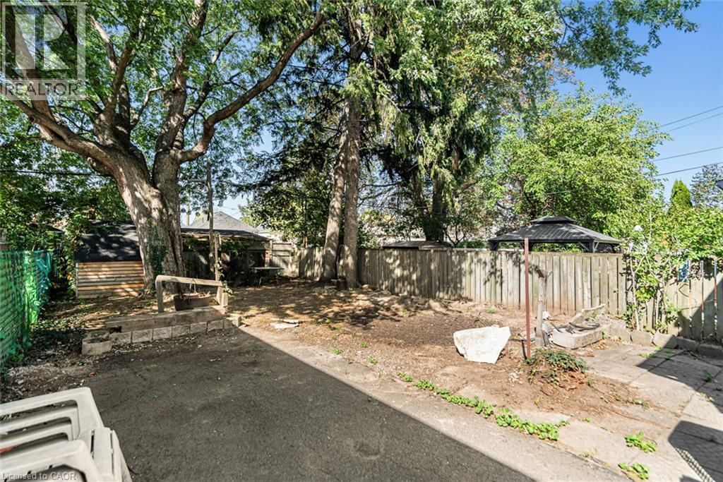 29 Wexford Avenue N Property Photo 43