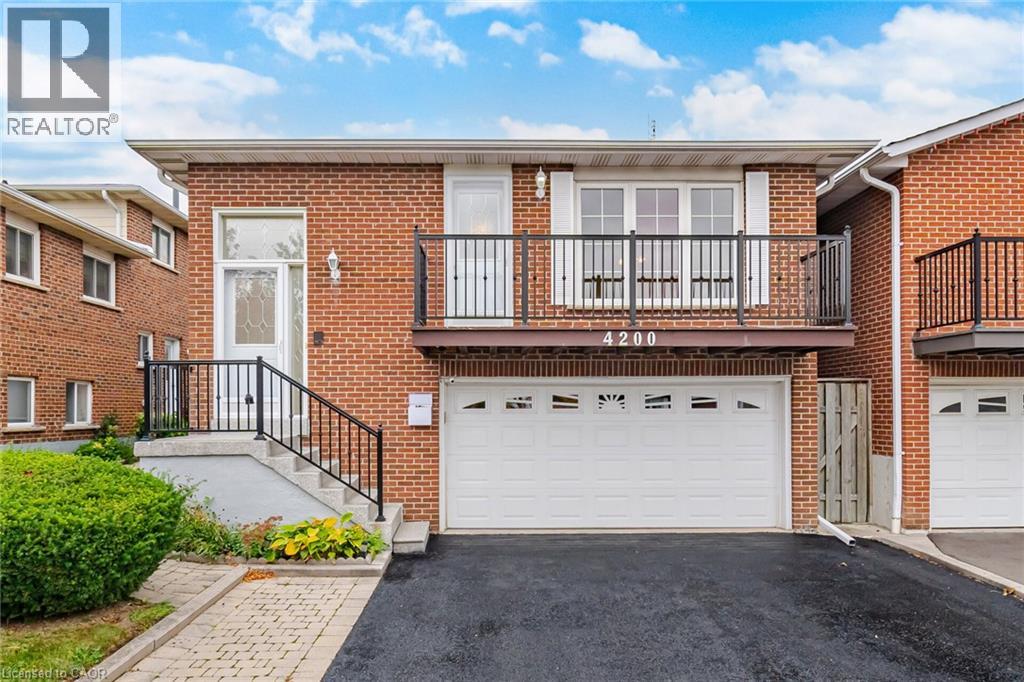 4200 Greybrook Crescent Property Photo 2