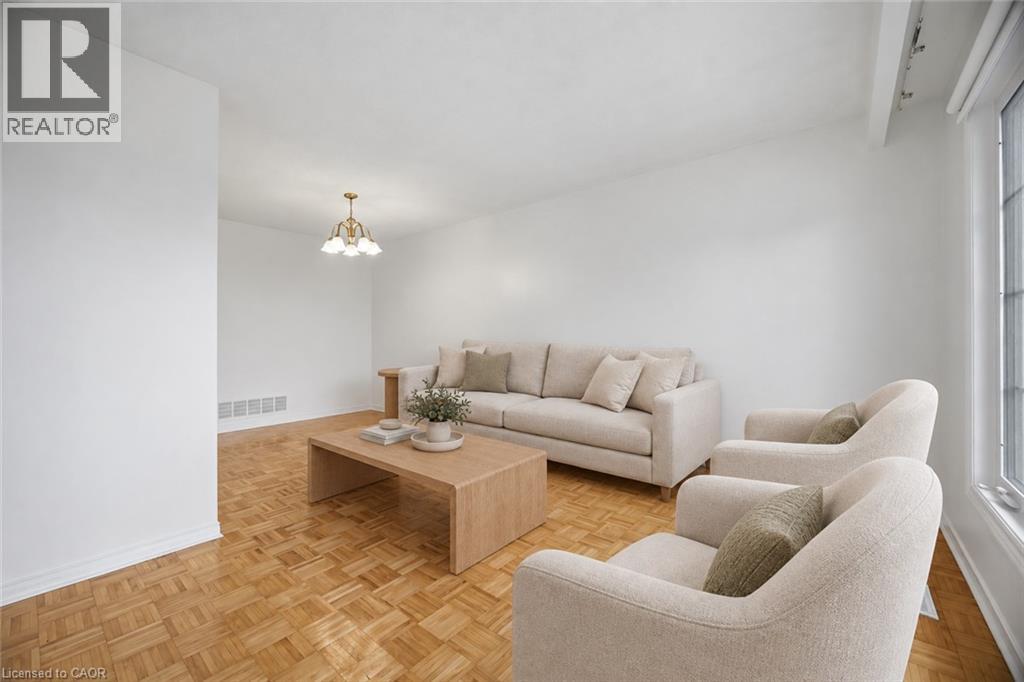 4200 Greybrook Crescent Property Photo 6