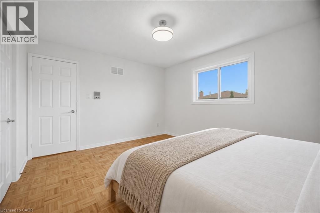 4200 Greybrook Crescent Property Photo 22