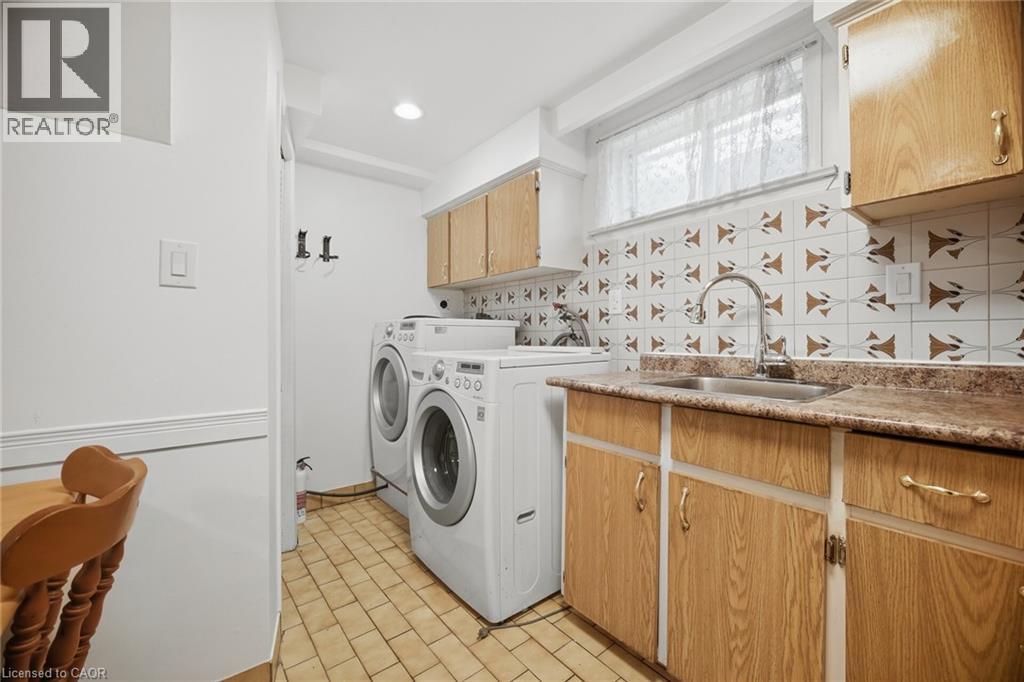 4200 Greybrook Crescent Property Photo 37
