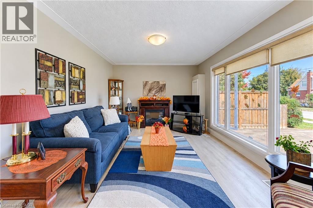 87 Bond Street Property Photo 7