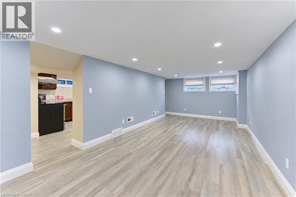 87 Bond Street Property Photo 33