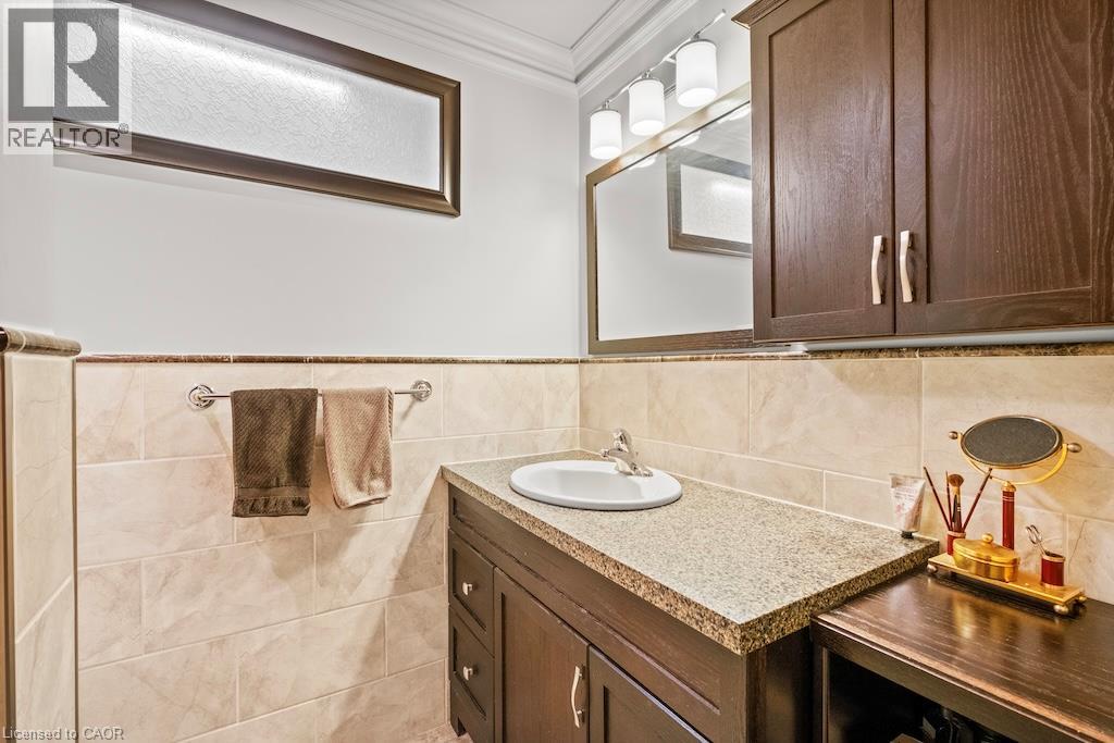 583 Stephens Crescent Property Photo 13