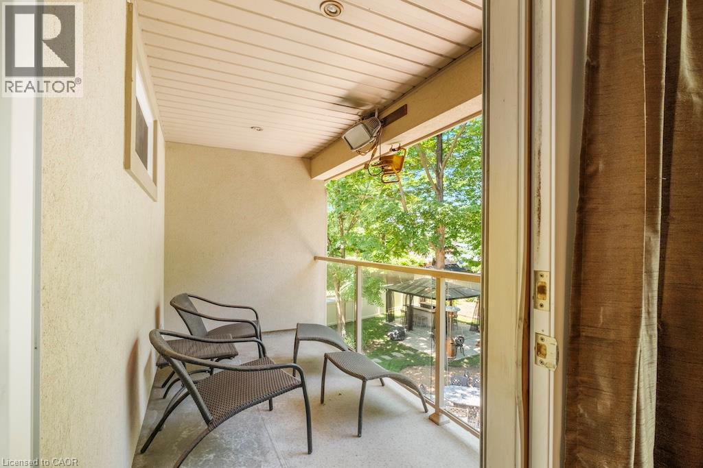 583 Stephens Crescent Property Photo 24