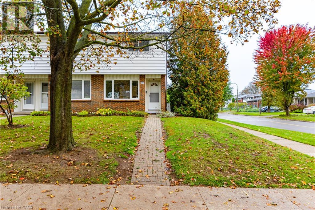 227 Fergus Avenue Property Photo 3