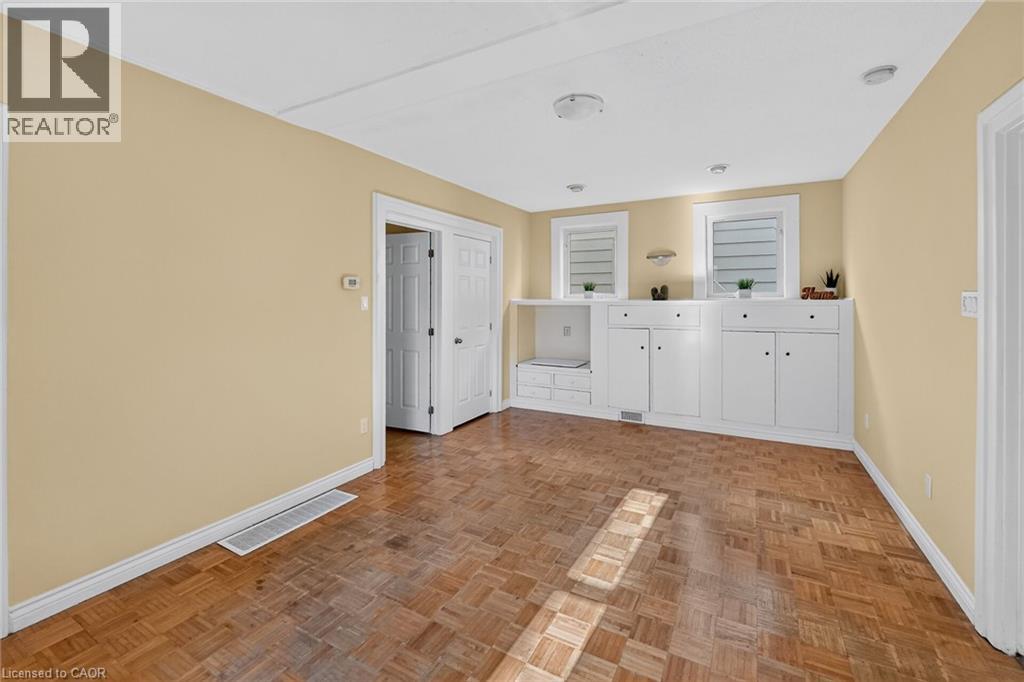 15 Adelaide Street Property Photo 9