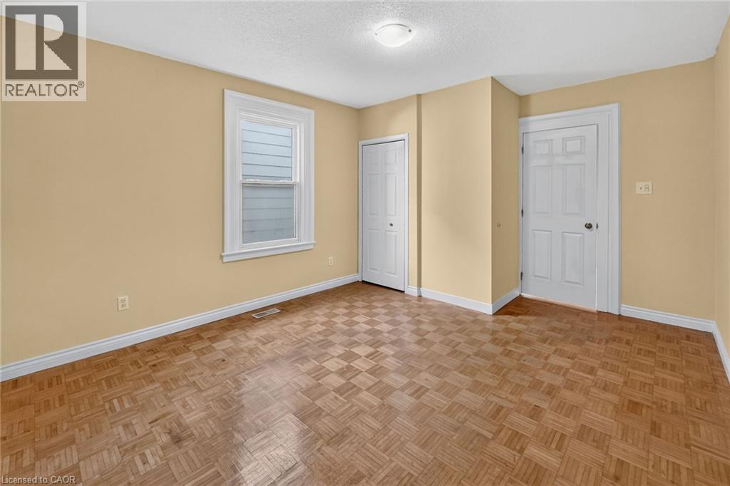 15 Adelaide Street Property Photo 11